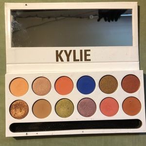Kylie Cosmetics Royal Peach Palette